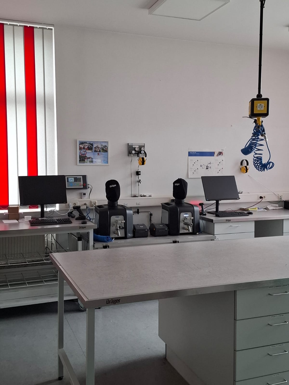 Werkstatt mit Prüfplätzen