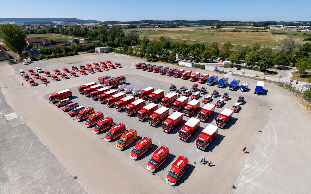 Übergabe neuer Katastrophenschutzfahrzeuge in Gunzenhausen